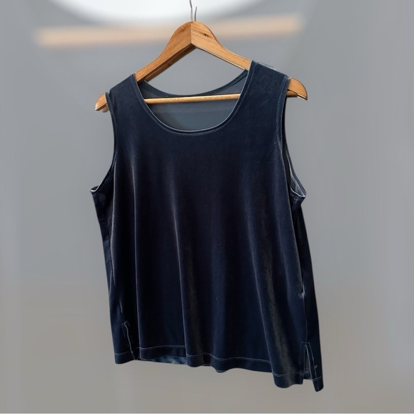 Susan Graver Tops - Susan Graver Vintage Elegant Navy Velvet Sleeveless Top Size Large